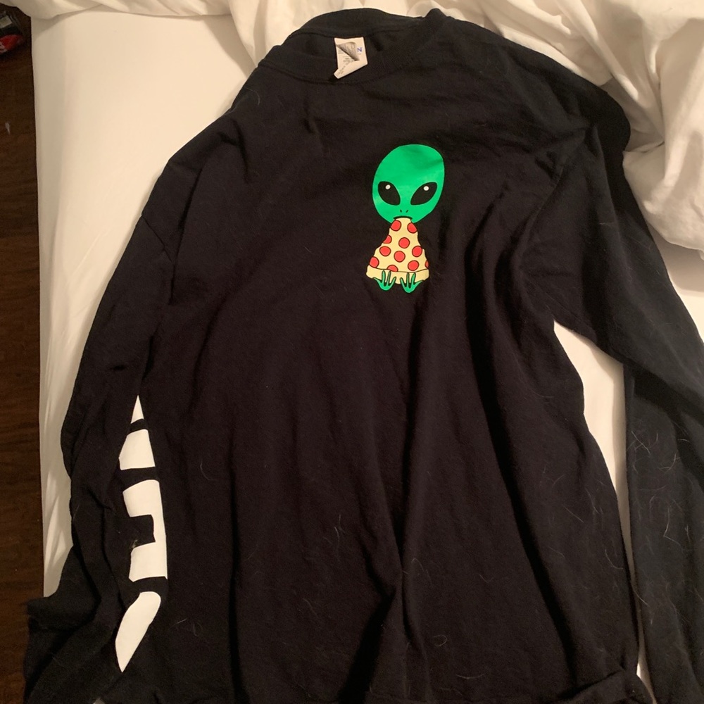 Alien eating pizza men’s sweatshirt